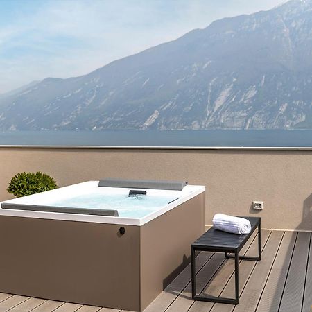 Evo Suites Apartments Limone sul Garda Exterior foto